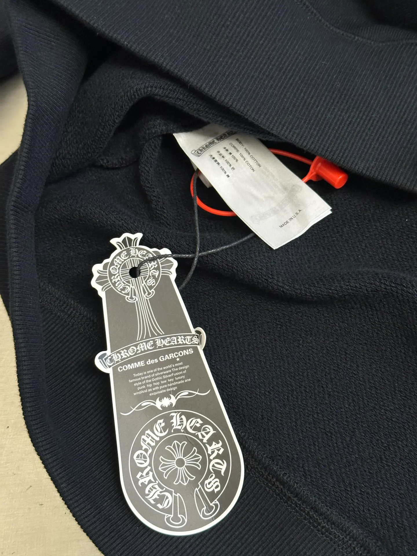 P410 Chrome Hearts Logo Round Neck Sweatshirt Made of custom-made heavy fortress intertwined air cotton fabric, Chrome Hearts cross patch embroidery decoration on the chest, becoming the ultimate interpretation of dark Gothic style. CH Gothic font is the finishing touch on the back panel. The logo iron plate sways slightly with the swing of the body, adding a sense of movement and vitality.  Using imported machine appliqué embroidery technology, advanced computer control systems and precision mechanical components are used to achieve the Chrome Hearts logo appliqué operation, presenting an embroidery effect with both clarity and three-dimensionality.  size：s m l xl